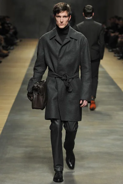 Look 8